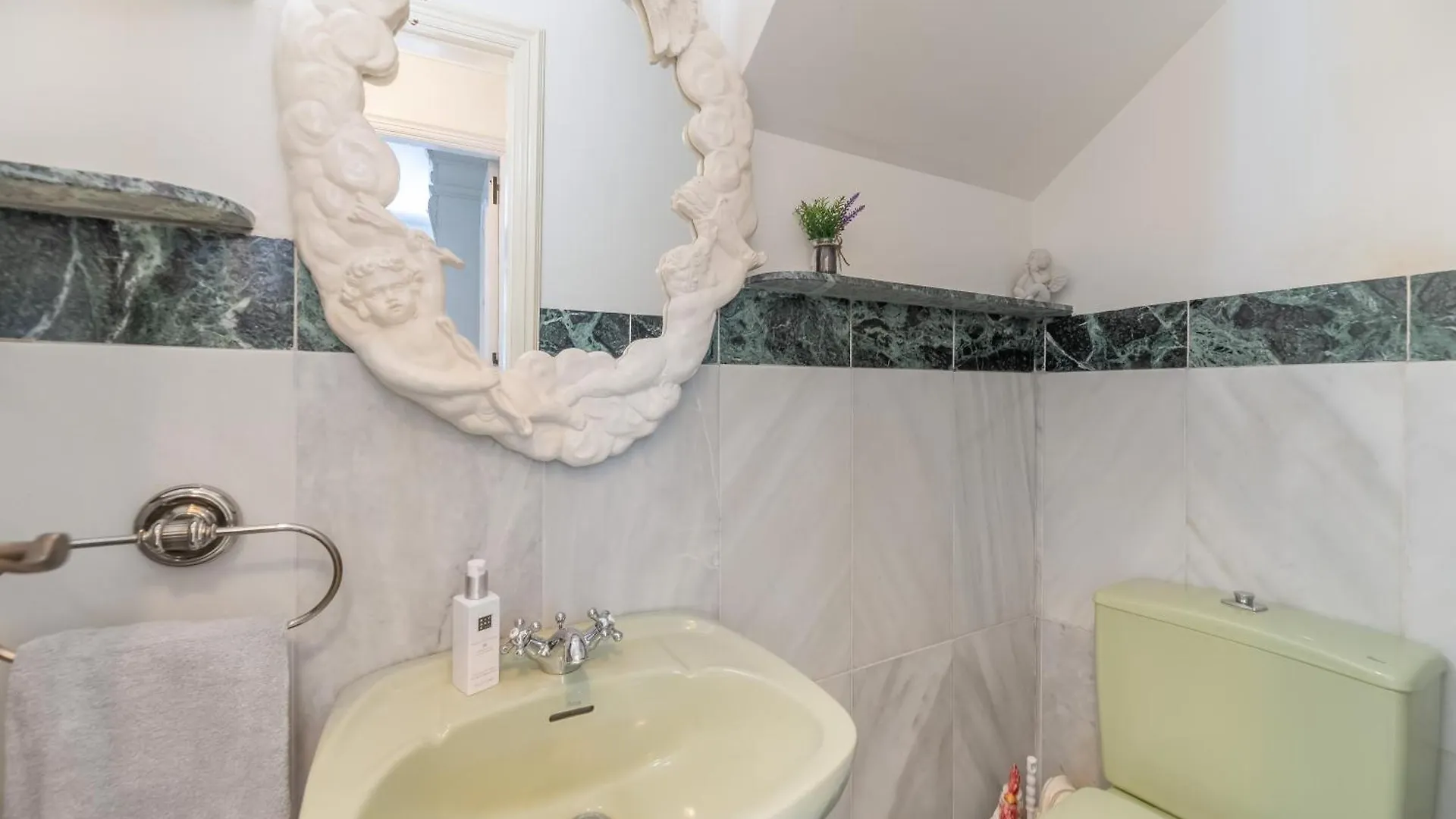 4 Bdrm Andalusian Villa W Cinema & Sea Views Marbella 0*,  Spanien